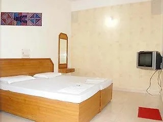 **  Hotel Sidhartha Walking Distance From Tajmahal Agra  Ινδία
