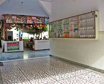 **  Hotel Sidhartha Walking Distance From Tajmahal Agra  Ινδία