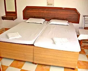 Hotel Sidhartha Walking Distance From Tajmahal Agra